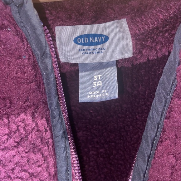BUNDLE DISCOUNTS! Sz 3T Old Navy Dark Purple Sherpa Zip up Hoodie Girls - Picture 9 of 10